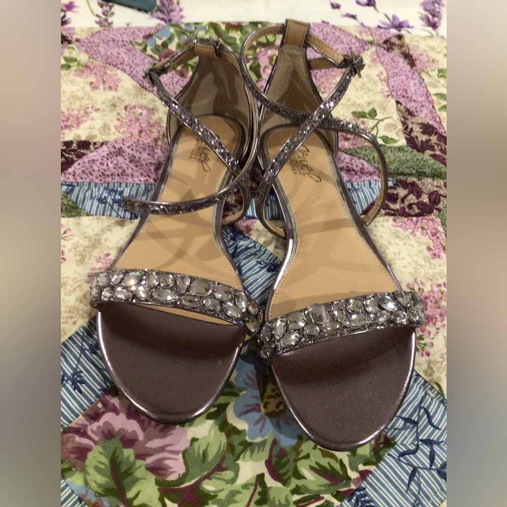 Purple Badgley Mischka Strappy Sandals with Rhinestone Accents Sz 7 1/2  NWOT